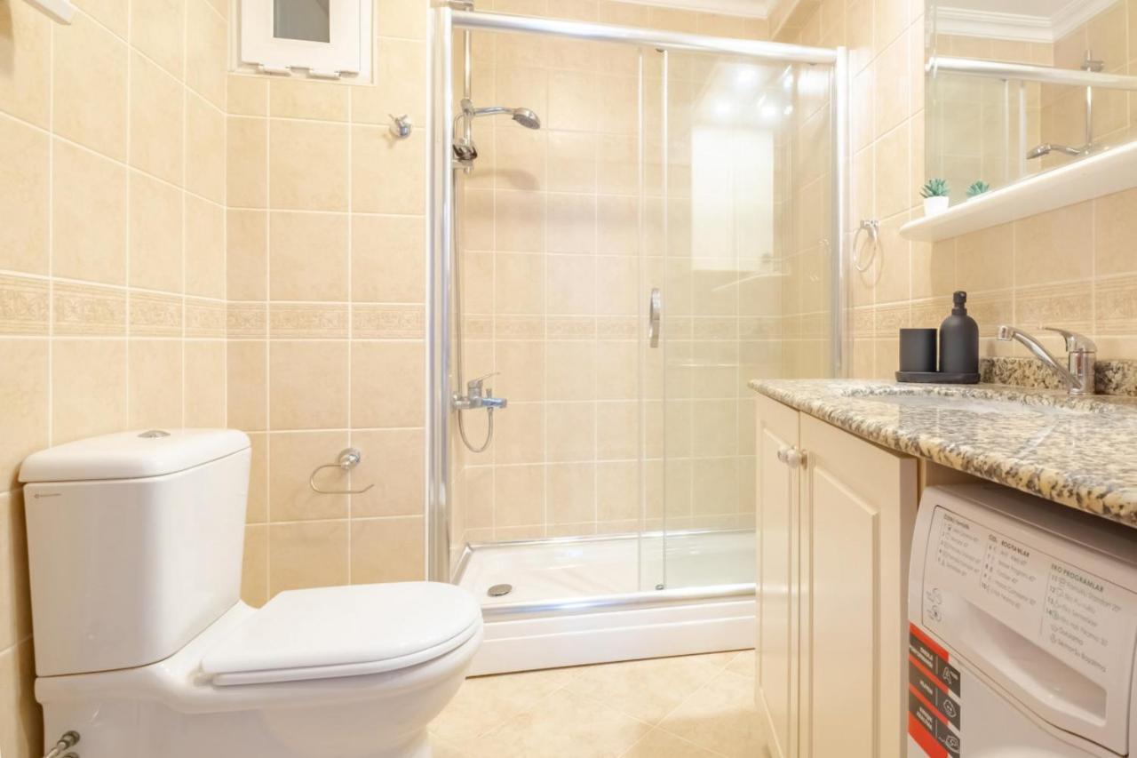 Splendid Flat With Central Location In Sisli Istanboel Buitenkant foto